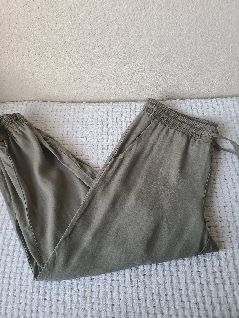 Cloth & Stone Olive Drawstring Jogger Pants Women's Size M - Picture 2 of 10